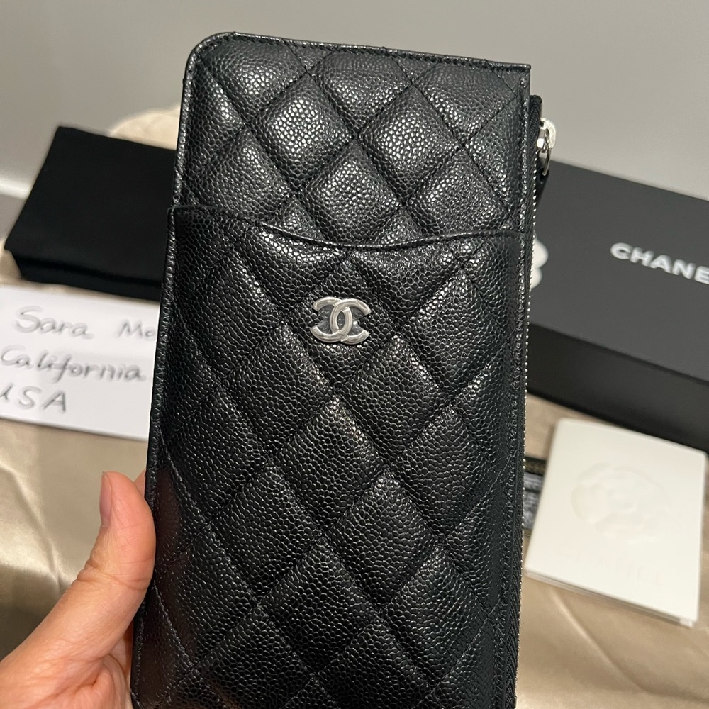 🍒Authentic Chanel Wallet and O-phone holder - Picture 5 of 11